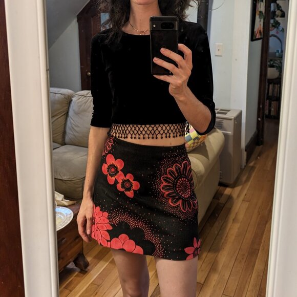 Vintage Y2K Fall Witchy Stretch Velvet Crop Top Bead Fringe Quarter Sleeve - Picture 1 of 9